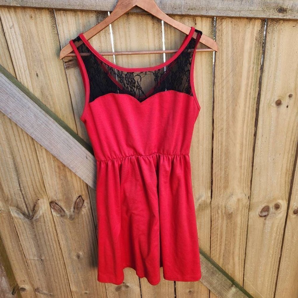 Delirious LA Junior Women's XL Red Sweetheart Neckline Lace Valentines Skater Dr